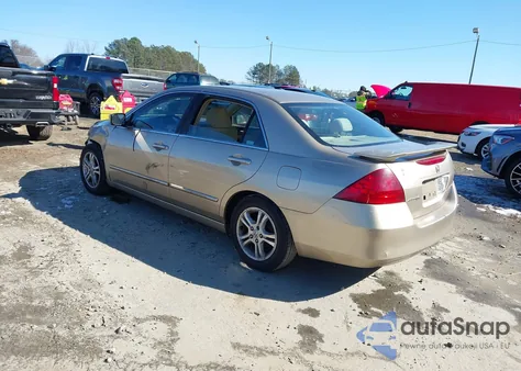 2006 Honda Accord 2.4 Ex z USA, uszkodzony, nr VIN 1HGCM56776A021385